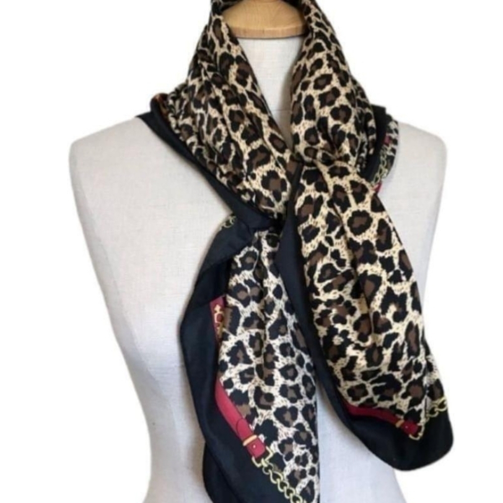 Cejon Vintage Leopard Print Scarf